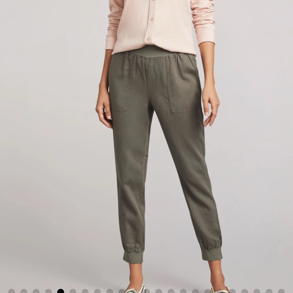 Faherty Arlie day pant - Sage Green Trousers